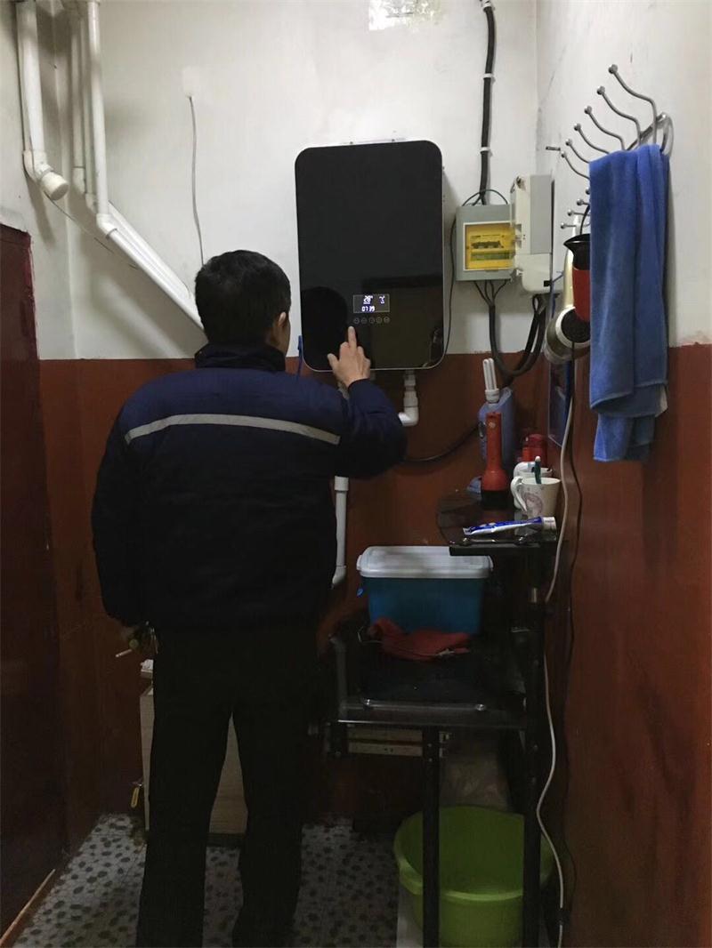江信電磁采暖爐的感應(yīng)加熱主機(jī)是一種特殊結(jié)構(gòu)的水冷干式短路線圈3.jpg